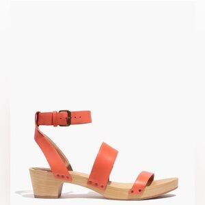 Madewell The Jodi Clog Classic Ankle Strap Clog Sandals in Leather Coral Size 9